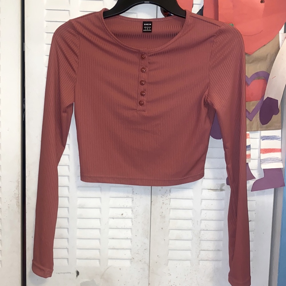 Redwood crop top from SHEIN. Brand New, only washed once.